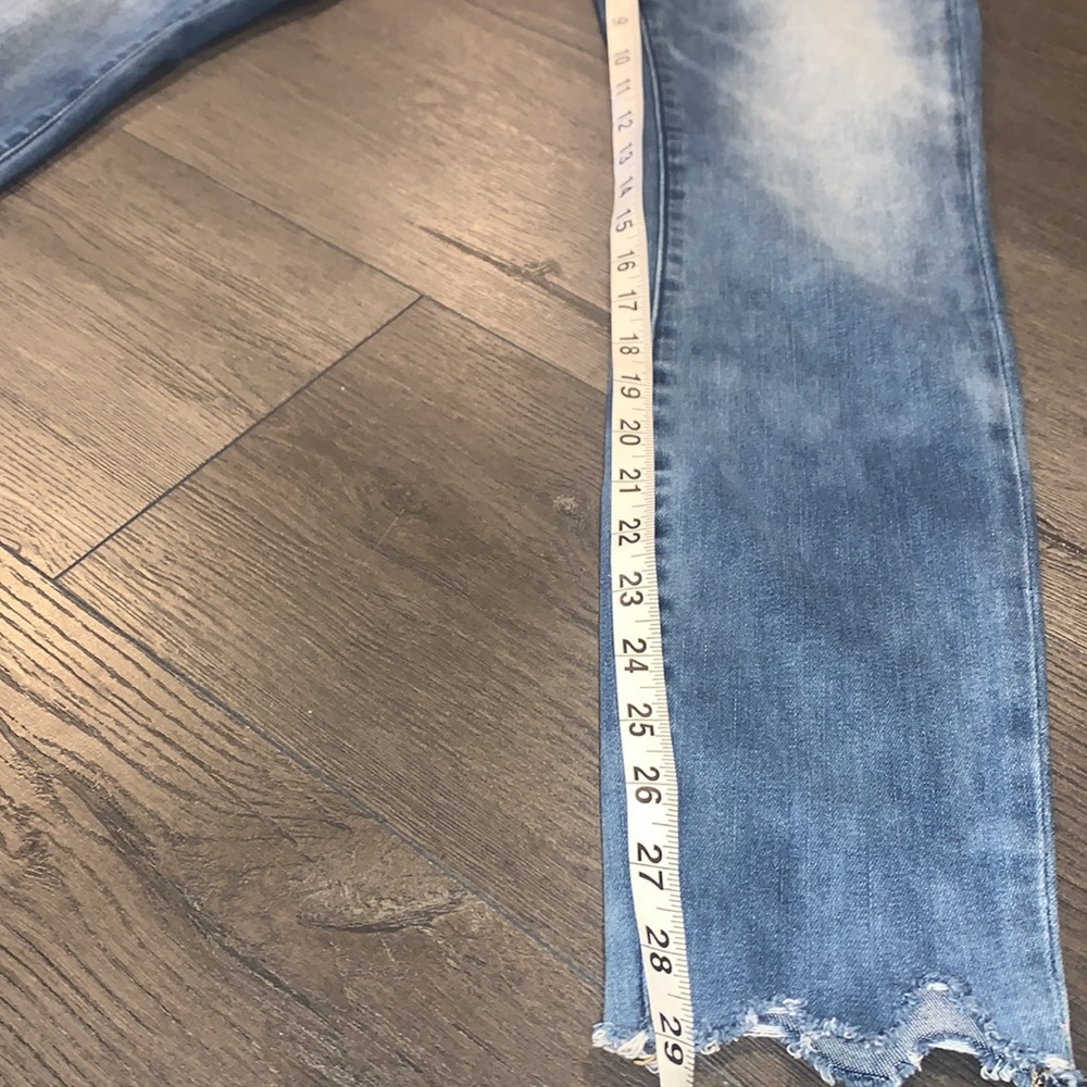 Blank NYC Skinny Classique Cropped Frayed/Jagged Hem Size 28 Medium Wash - Picture 13 of 15